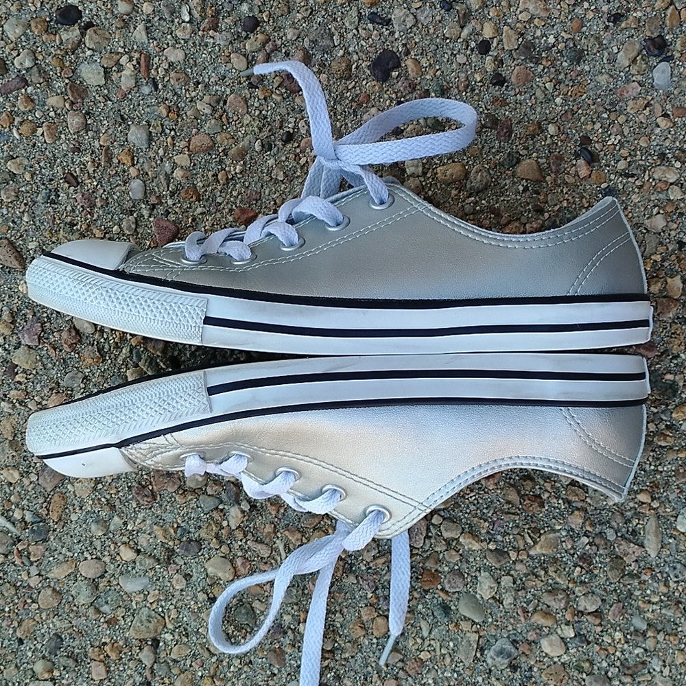 Converse silver leather low top sneakers lace up shoes women's 6 - Picture 7 of 9